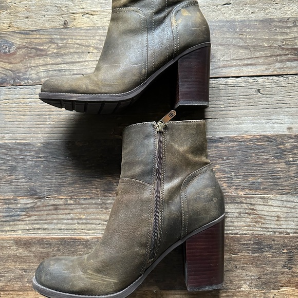 Tommy Hilfiger Boots - Picture 4 of 8